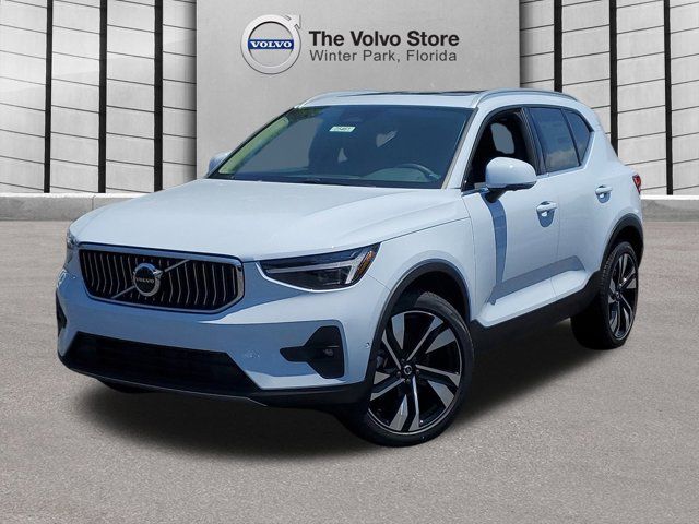 2024 Volvo XC40 Plus Bright Theme