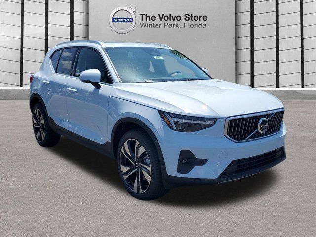 2024 Volvo XC40 Plus Bright Theme