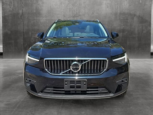 2024 Volvo XC40 Plus Bright Theme