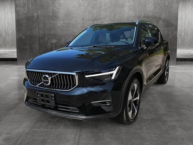 2024 Volvo XC40 Plus Bright Theme