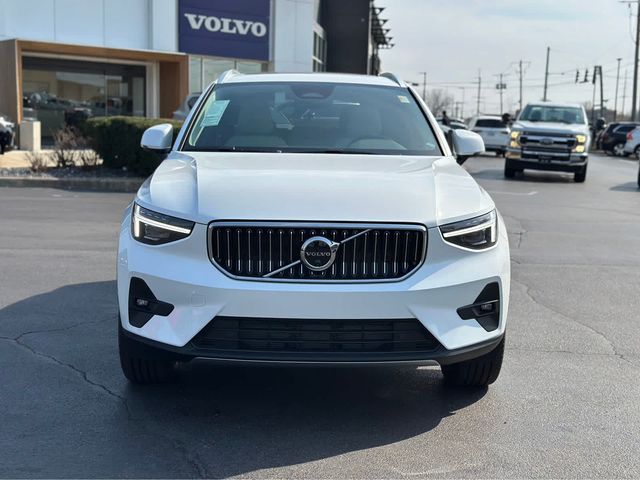 2024 Volvo XC40 Plus Bright Theme