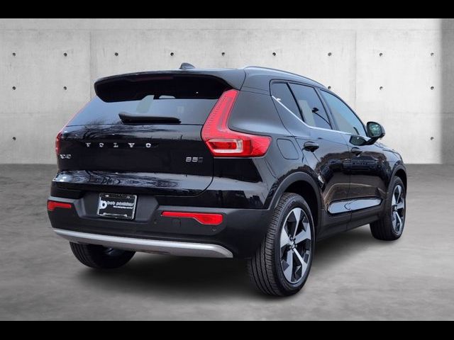 2024 Volvo XC40 Plus Bright Theme