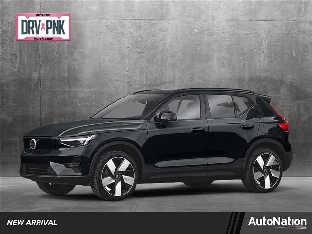 2024 Volvo XC40 Plus Bright Theme