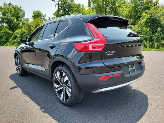 2024 Volvo XC40 Plus Bright Theme