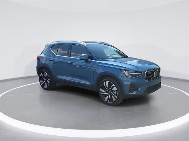 2024 Volvo XC40 Plus Bright Theme