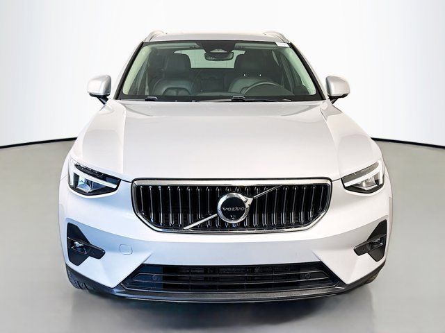 2024 Volvo XC40 Plus Bright Theme