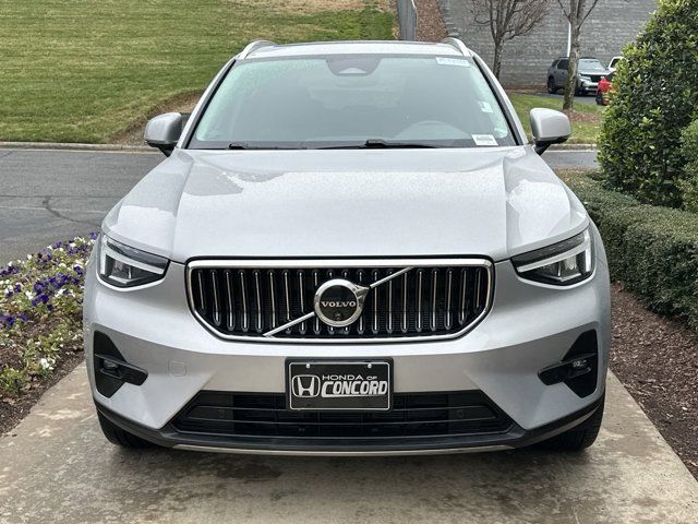 2024 Volvo XC40 Plus Bright Theme