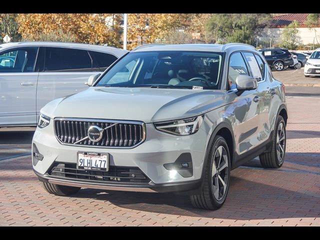 2024 Volvo XC40 Plus Bright Theme