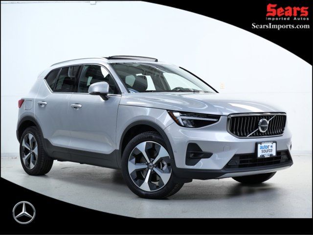 2024 Volvo XC40 Plus Bright Theme