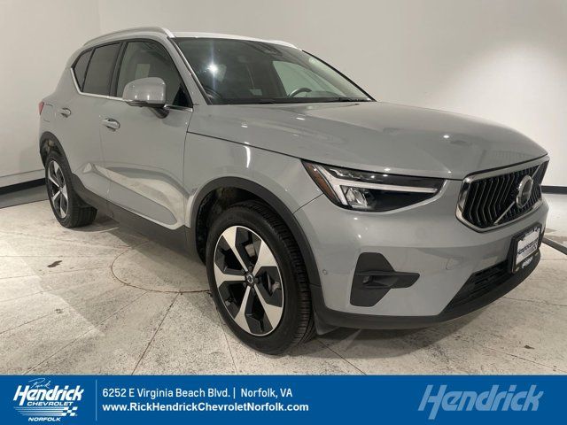 2024 Volvo XC40 Plus Bright Theme