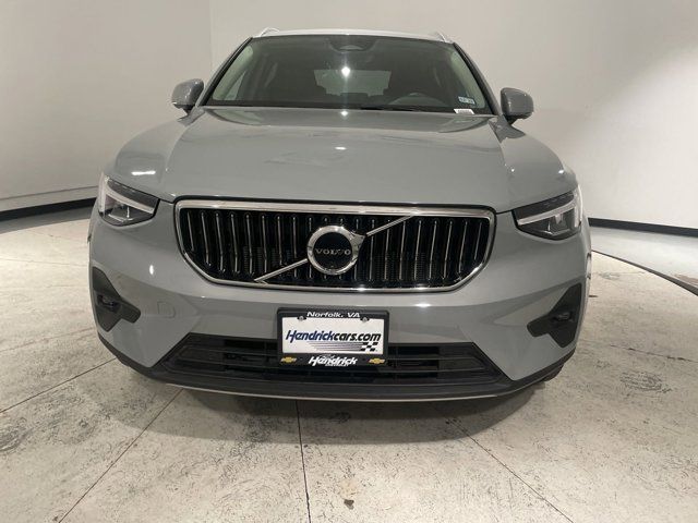 2024 Volvo XC40 Plus Bright Theme