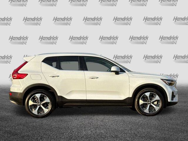 2024 Volvo XC40 Plus Bright Theme