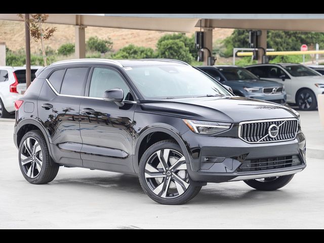 2024 Volvo XC40 Plus Bright Theme