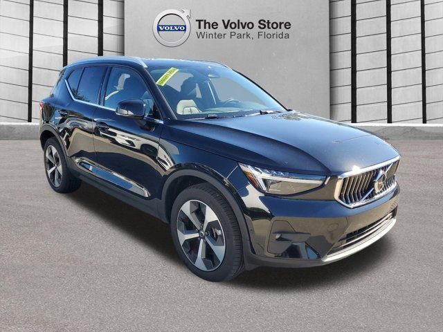 2024 Volvo XC40 Plus Bright Theme