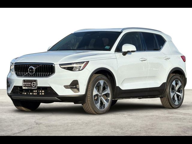 2024 Volvo XC40 Plus Bright Theme