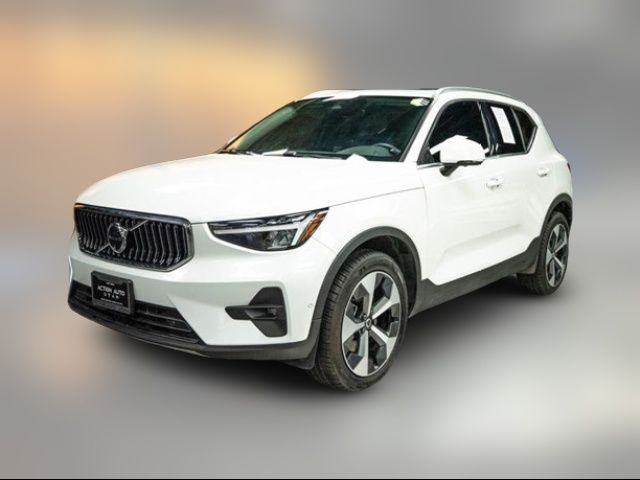 2024 Volvo XC40 Plus Bright Theme
