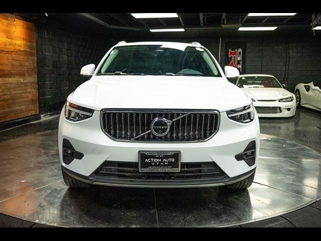 2024 Volvo XC40 Plus Bright Theme