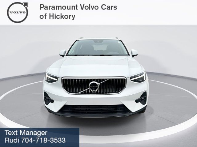 2024 Volvo XC40 Plus Bright Theme