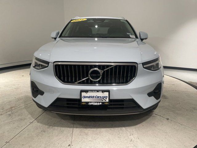 2024 Volvo XC40 Plus Bright Theme