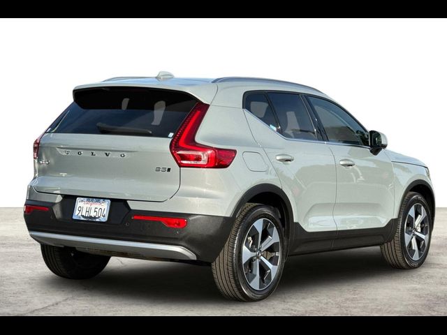 2024 Volvo XC40 Plus Bright Theme