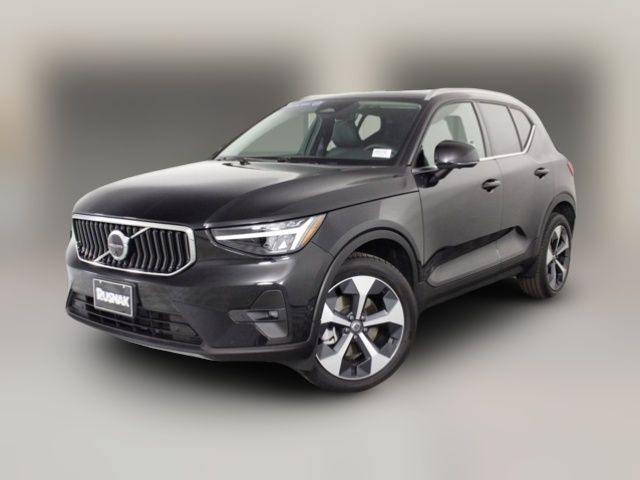 2024 Volvo XC40 Plus Bright Theme