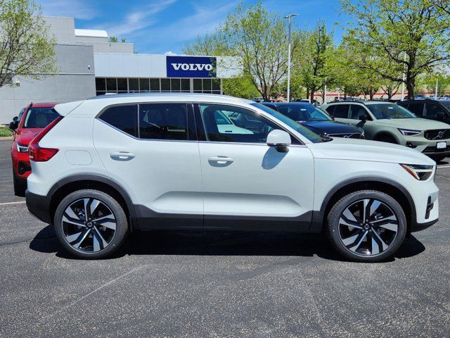 2024 Volvo XC40 Plus Bright Theme