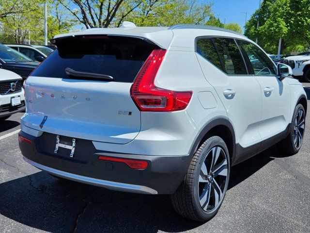 2024 Volvo XC40 Plus Bright Theme