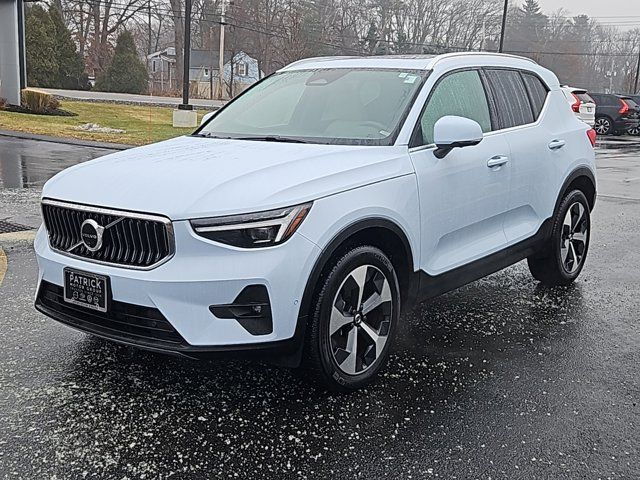 2024 Volvo XC40 Plus Bright Theme