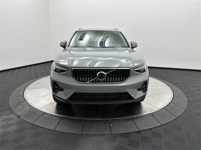 2024 Volvo XC40 Plus Bright Theme