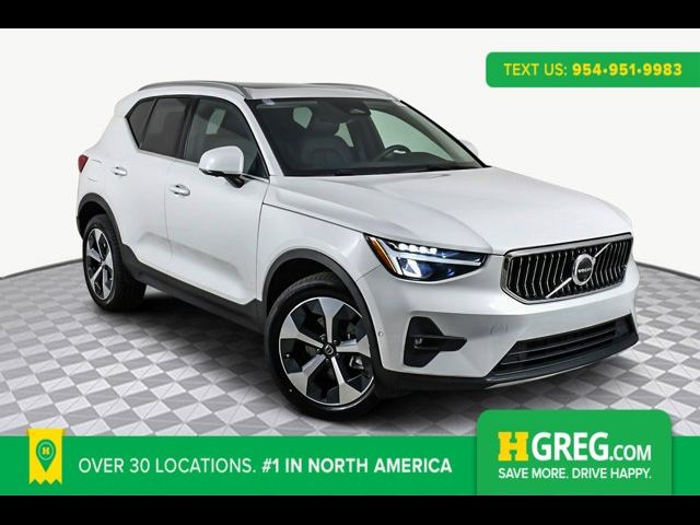 2024 Volvo XC40 Plus Bright Theme