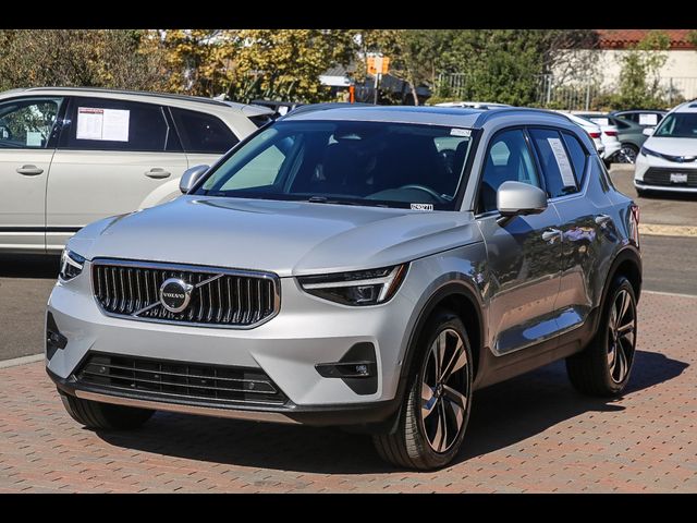 2024 Volvo XC40 Plus Bright Theme