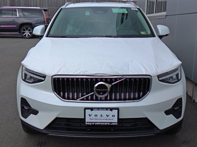 2024 Volvo XC40 Plus Bright Theme