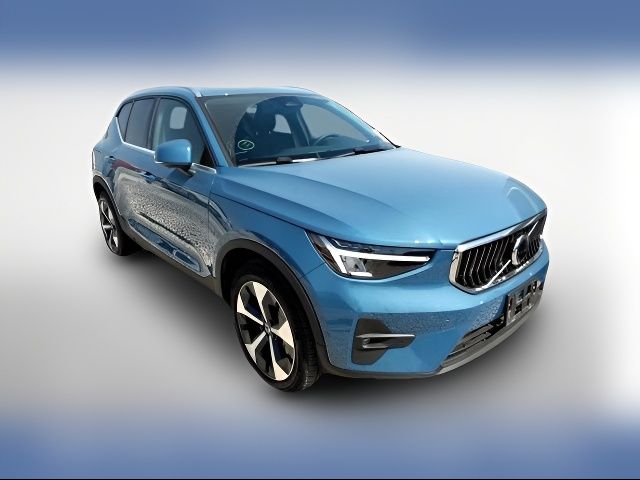 2024 Volvo XC40 Plus Bright Theme