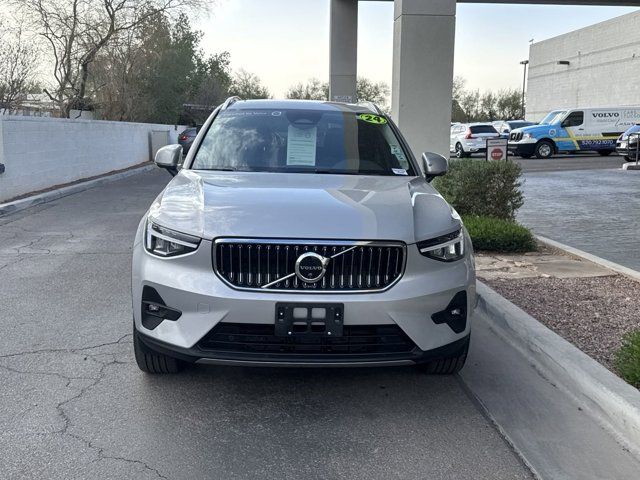 2024 Volvo XC40 Plus Bright Theme