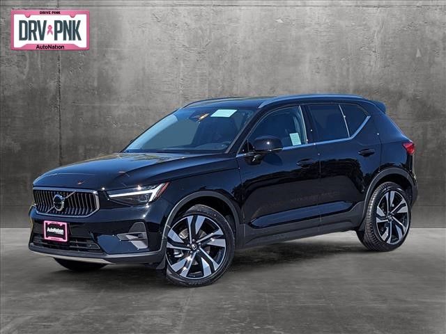 2024 Volvo XC40 Plus Bright Theme