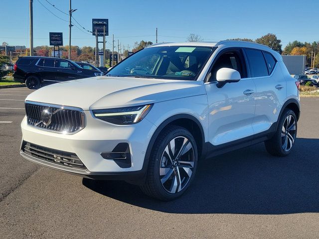 2024 Volvo XC40 Plus Bright Theme