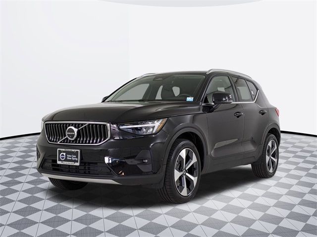 2024 Volvo XC40 Plus Bright Theme