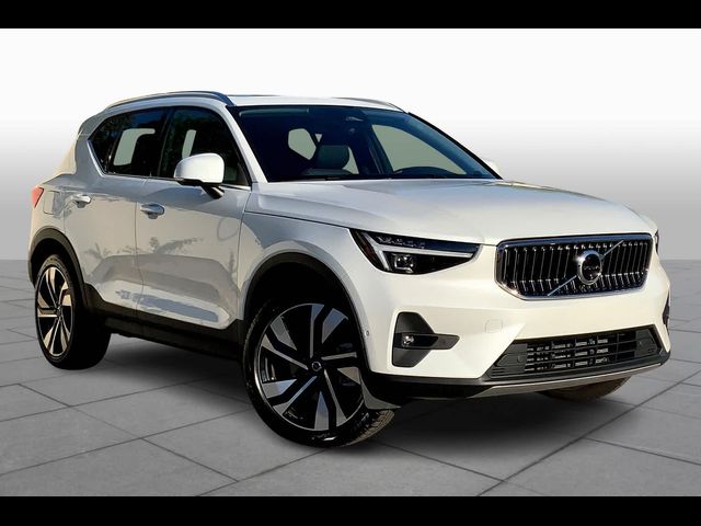 2024 Volvo XC40 Plus Bright Theme