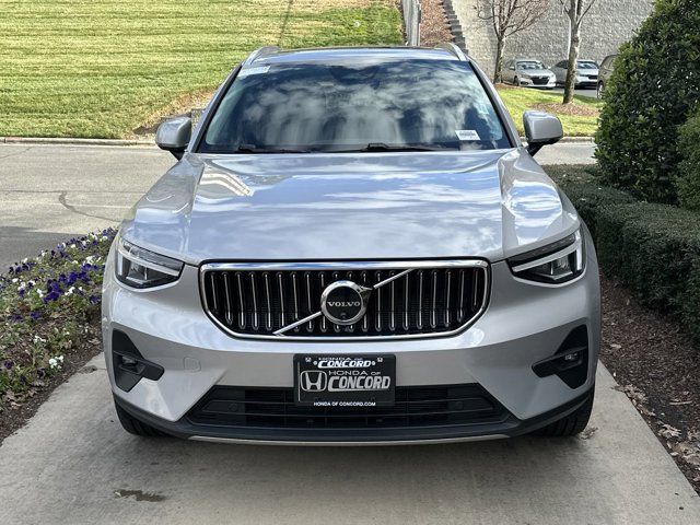 2024 Volvo XC40 Plus Bright Theme