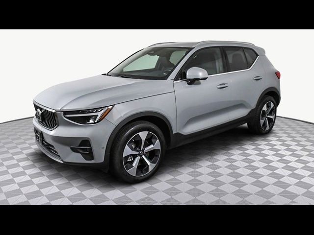 2024 Volvo XC40 Plus Bright Theme