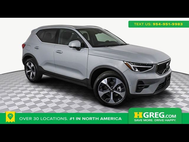 2024 Volvo XC40 Plus Bright Theme