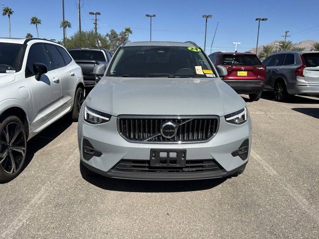 2024 Volvo XC40 Plus Bright Theme