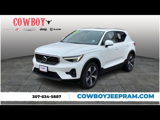 2024 Volvo XC40 Plus Bright Theme