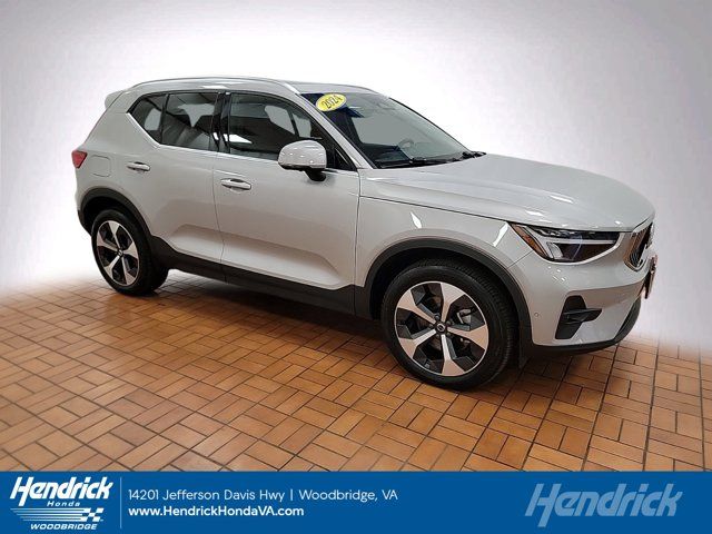 2024 Volvo XC40 Plus Bright Theme