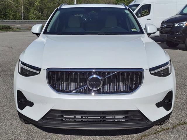 2024 Volvo XC40 Plus Bright Theme