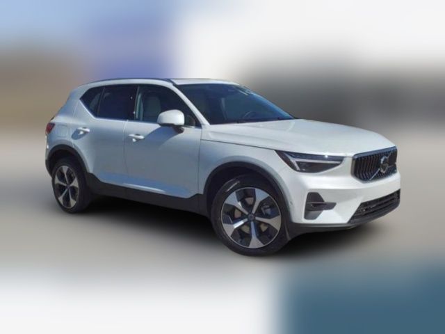 2024 Volvo XC40 Plus Bright Theme