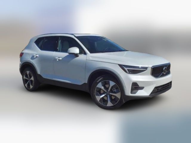 2024 Volvo XC40 Plus Bright Theme