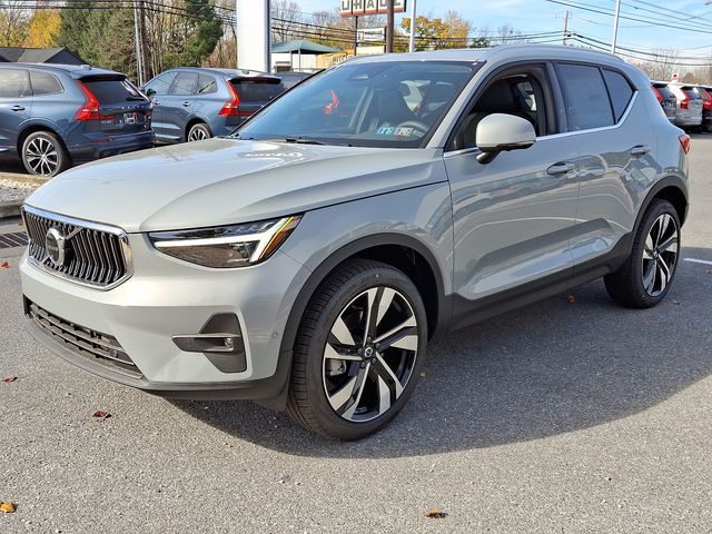 2024 Volvo XC40 Plus Bright Theme