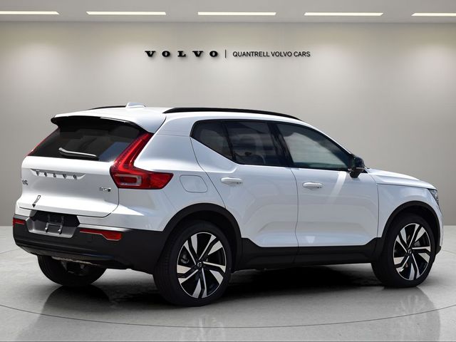 2024 Volvo XC40 Plus Dark Theme