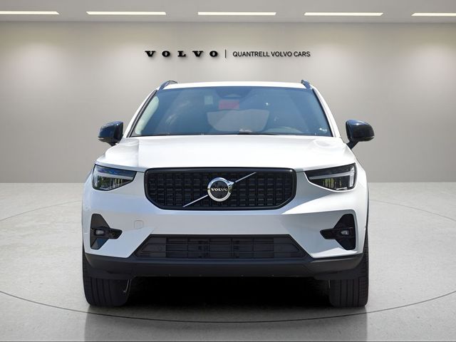 2024 Volvo XC40 Plus Dark Theme